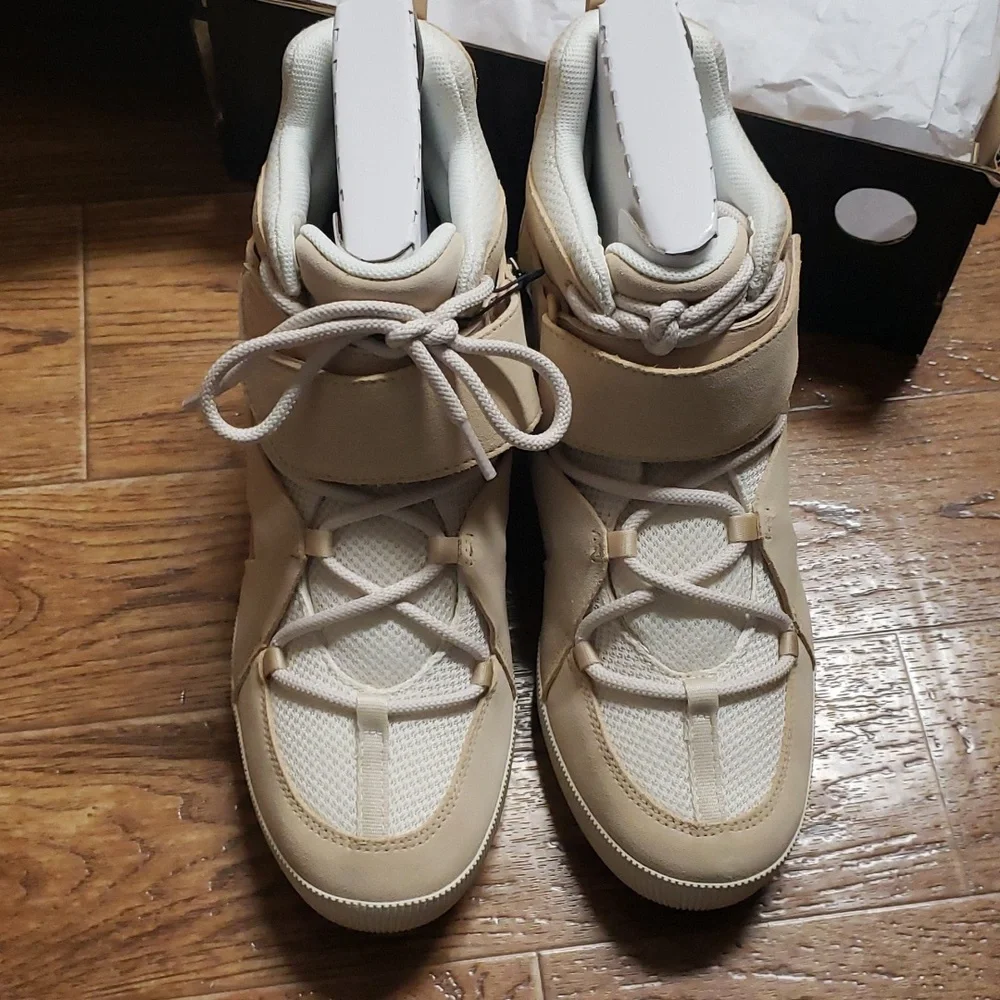 New Sorel hidden wedge sneakers Size 10 1/2